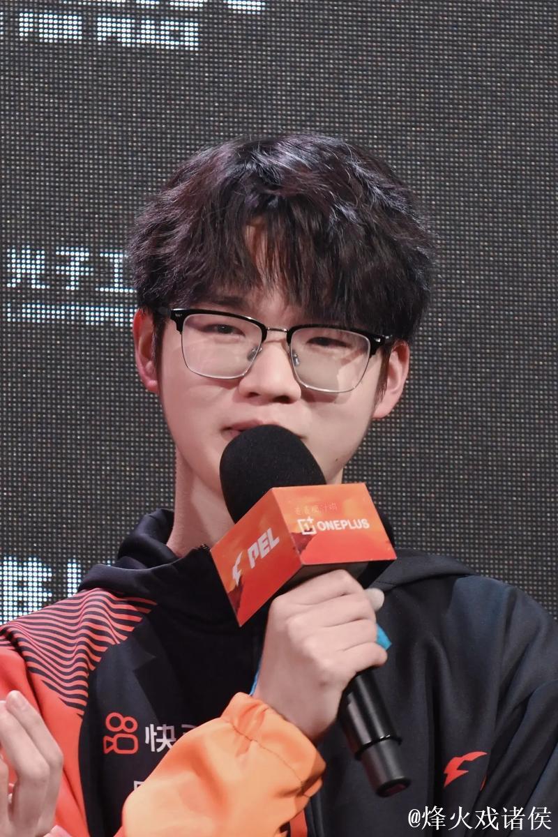 年度人气名场面候选:TJB-花花(陈玉萌)沉着应敌伺机而动,枪雷并举一穿四 年度人气名场面候选:TJB-花花(陈玉萌)沉着应敌伺机而动,枪雷并举一穿四