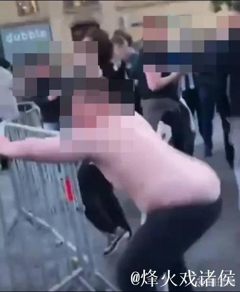 太阳报：马赛vs纽卡有球迷在厕所发生关系，后男