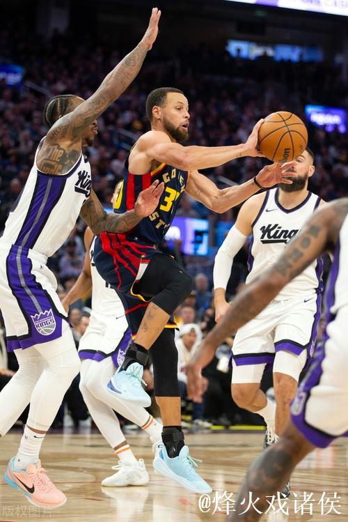 希尔德砍下22分库里贡献13分 勇士三分雨28记狂胜国王